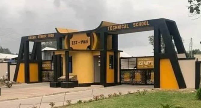 GES orders investigation after students injure headteacher