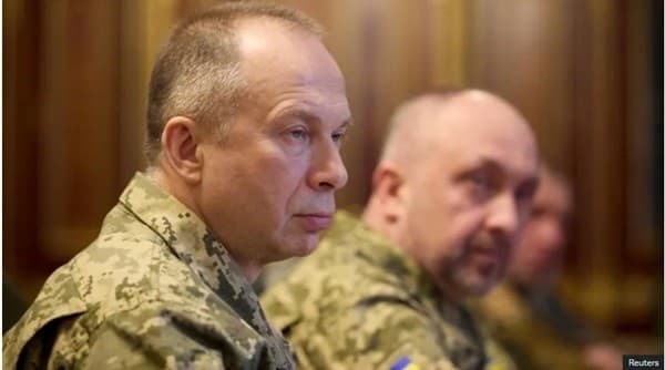 Row escalates in Ukraine over army chief's future