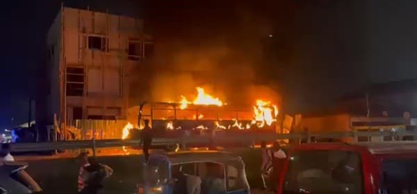 VIP bus catches fire on Kumasi-Sunyani road, passengers escape