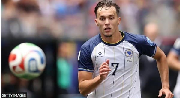 Newcastle complete £30m move for Benfica's Dedic